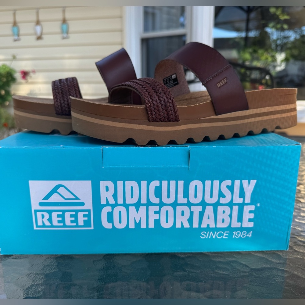 Reef Cushion Vista Hi Sandals Chocolate Braid size 11